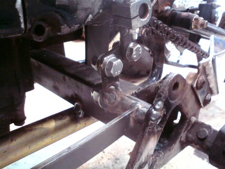 Suzuki GS 500 E på 4 hjul billede 7