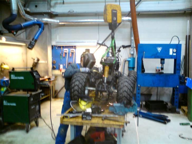 Suzuki GS 500 E på 4 hjul billede 9