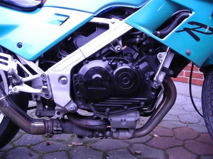 Honda VFR 400 RR billede 5