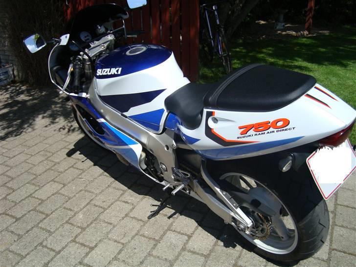 Suzuki GSX-R 750 SRAD billede 9