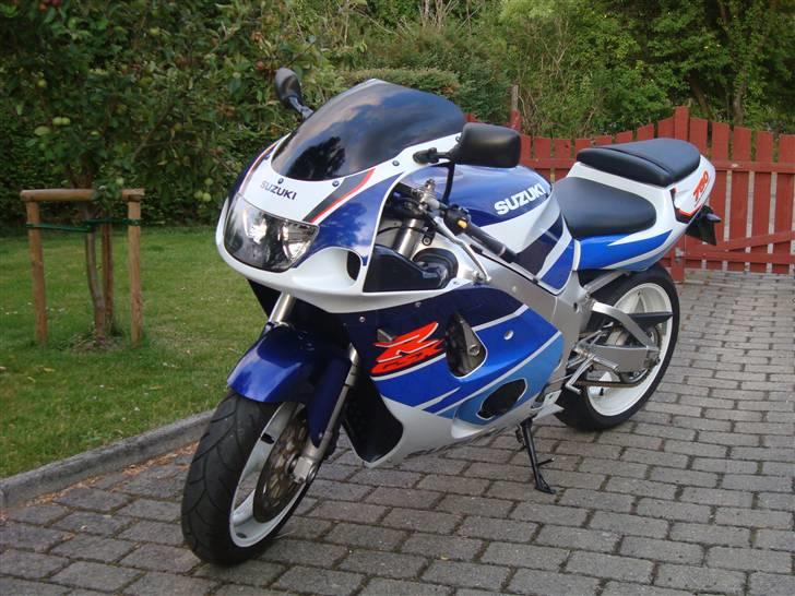 Suzuki GSX-R 750 SRAD billede 11