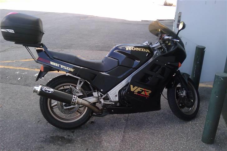Honda VFR750F billede 4