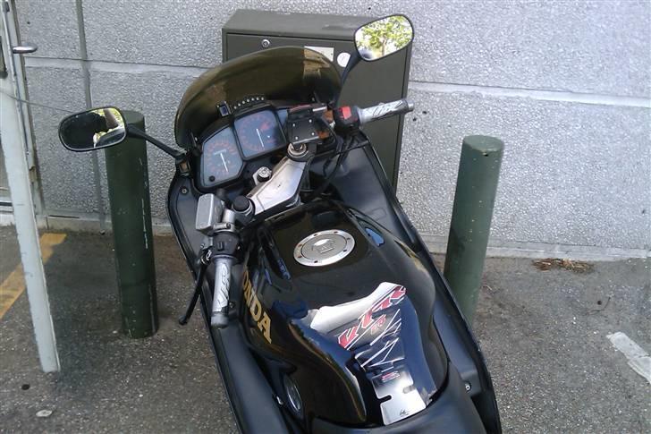 Honda VFR750F billede 5