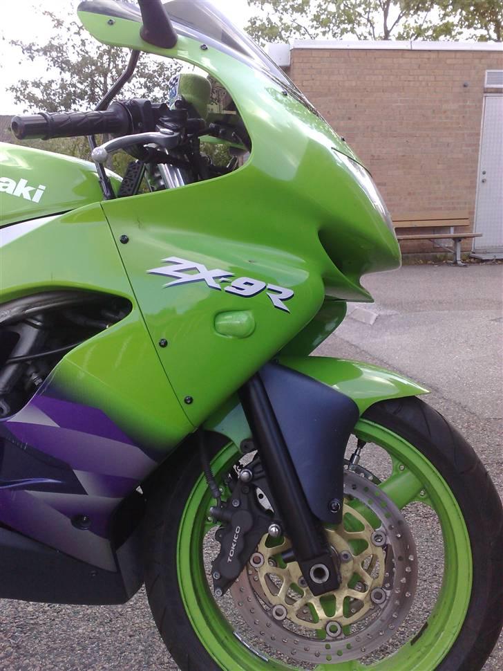 Kawasaki ZX9R **SOLGT D. 8/6-11** - Så kom der jo nye grønne Flush-mount blink på.. Dog ikke LED, men de kostede kun 100 kr.. billede 16
