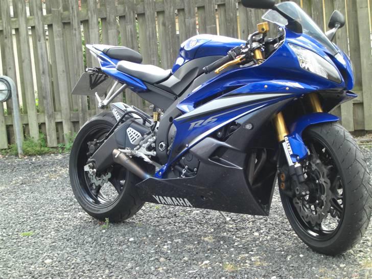 Yamaha R6 billede 2