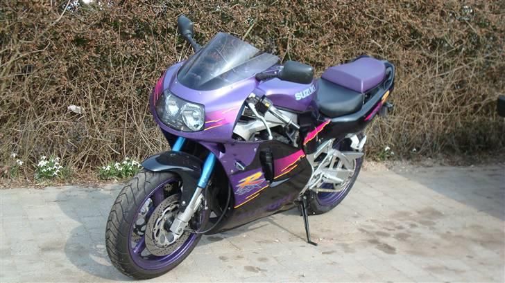 Suzuki gsxr 750 w(solgt) billede 2