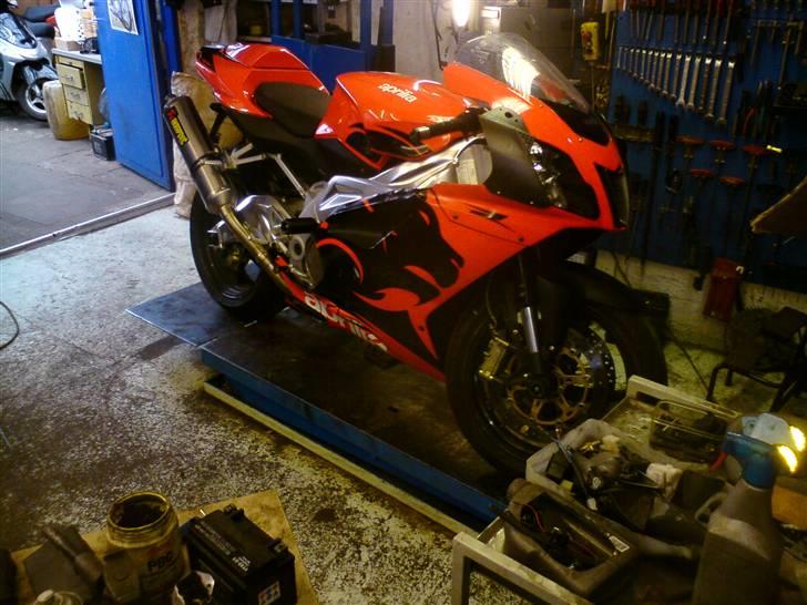 Aprilia RSV MILLE billede 3