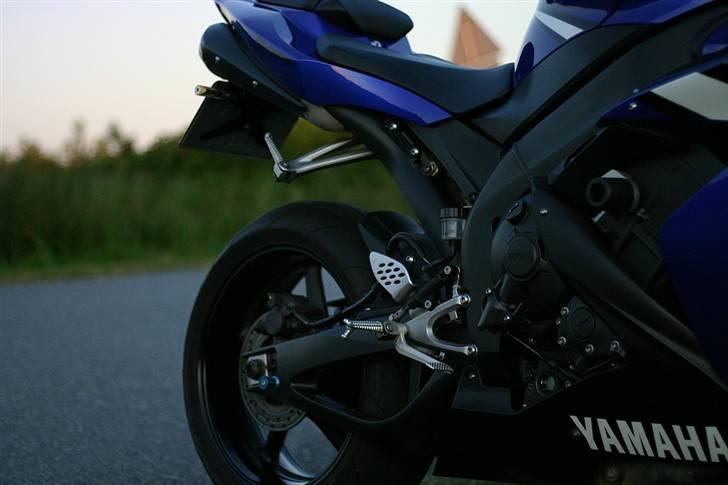 Yamaha YZF R1 billede 2