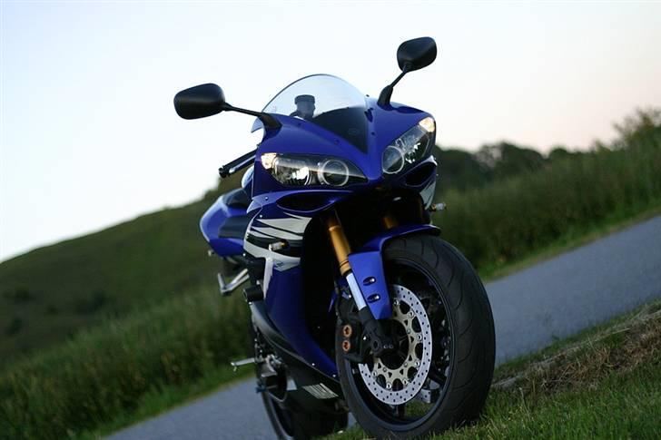 Yamaha YZF R1 billede 3