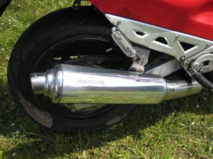 Suzuki gsx 750 f solgt billede 4