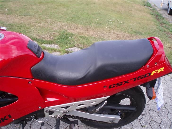 Suzuki gsx 750 f solgt billede 5