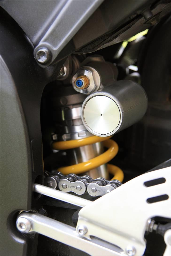 Yamaha YZF R1 - Graphite - RN19   billede 14