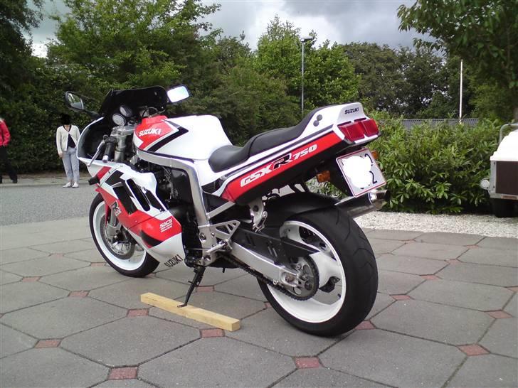 Suzuki gsxr 750 solgt billede 5