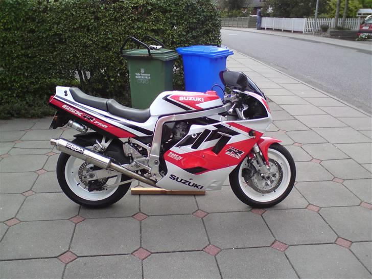 Suzuki gsxr 750 solgt billede 6