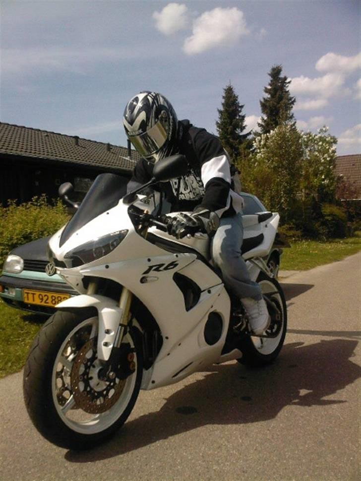Yamaha R6 billede 6