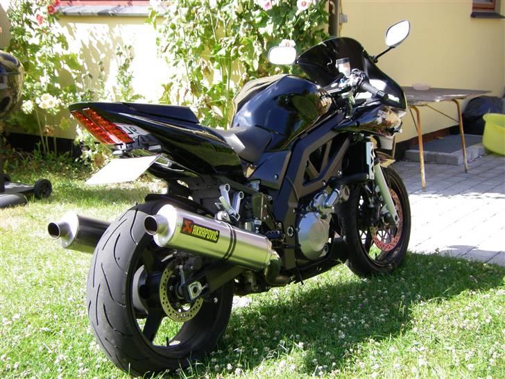 Suzuki SV 1000s K7 billede 9