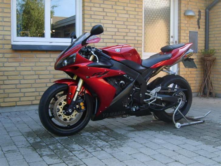 Yamaha yzf R1 (solgt) billede 1