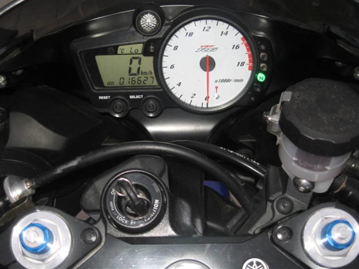 Yamaha yzf r6  SOLGT billede 13