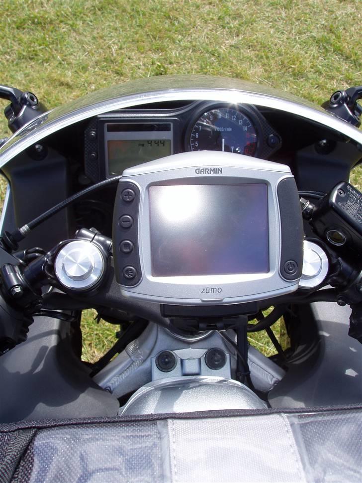 Honda CBR 600 F4i - Cockpittet med SW Motech tanktaske og Garmin Zumo 550 billede 16