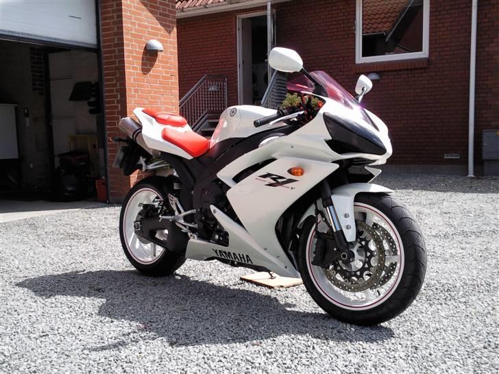 Yamaha R1 billede 7