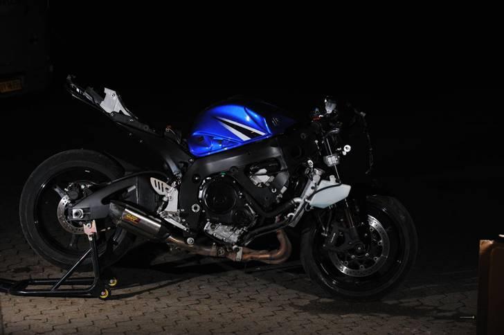 Suzuki GSXR 750 Baneged -Solgt- billede 3