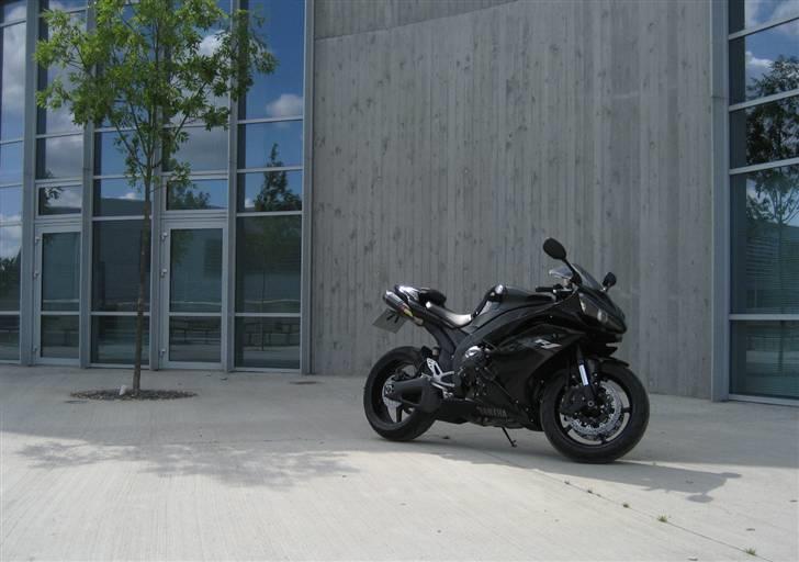 Yamaha YZF R1 billede 2