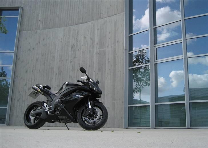 Yamaha YZF R1 billede 3