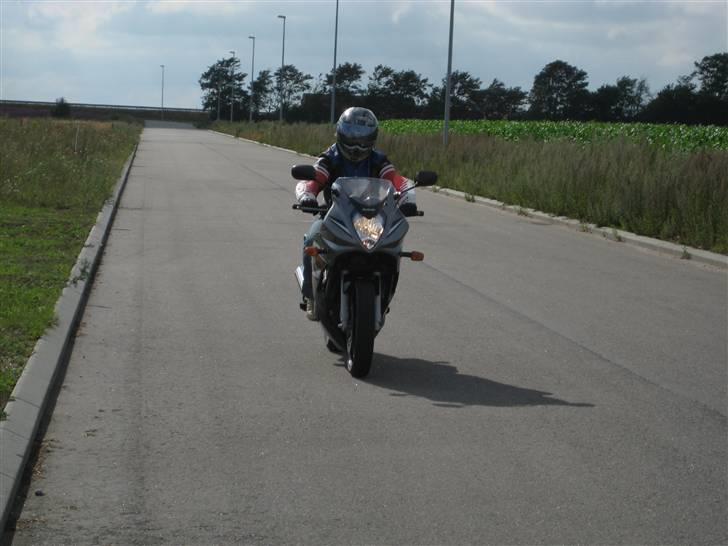 Suzuki GS 500 FK7 *SOLGT* - Wroom wroom.. billede 10