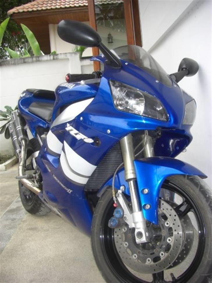 Yamaha R1 billede 12