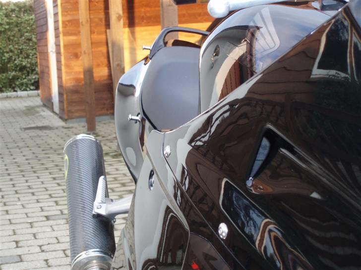 Honda cbr1100 blackbird (solgt) billede 10