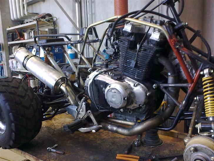 Suzuki GS 500 E på 4 hjul billede 12