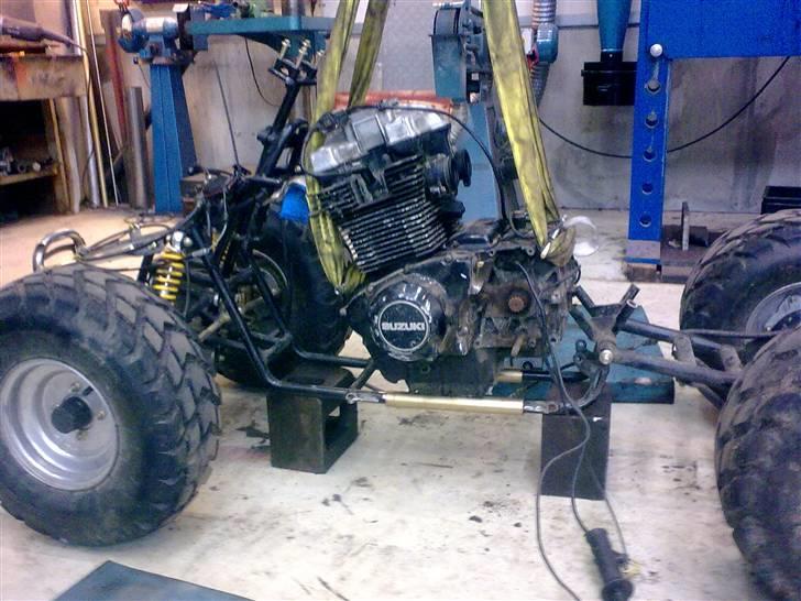 Suzuki GS 500 E på 4 hjul billede 14