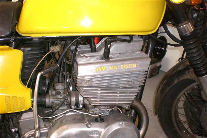 Suzuki gt 380 sebring (solgt) billede 5