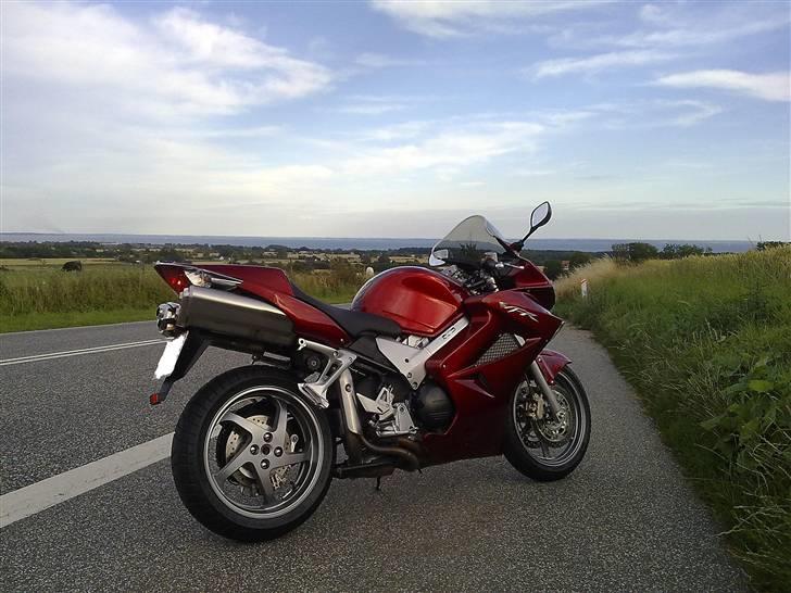 Honda VFR 800A billede 14