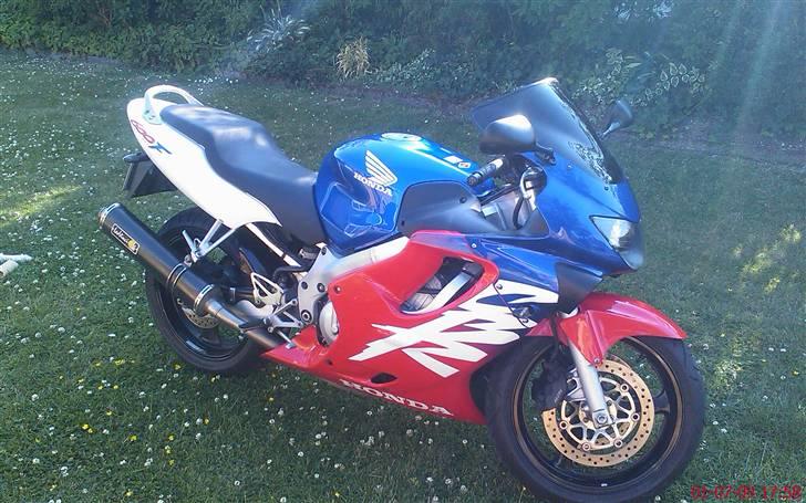 Honda CBR 600 F4 billede 1