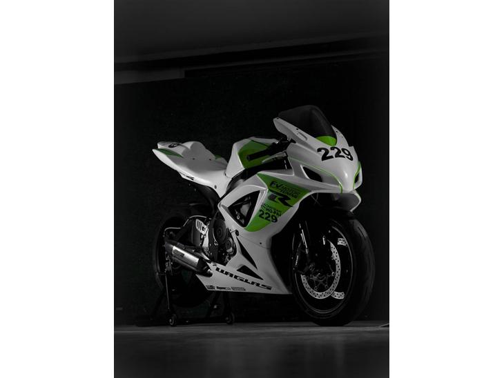 Suzuki GSXR 750 Baneged -Solgt- - Evt. design? billede 1