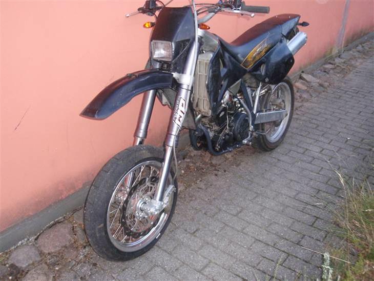 {{currentPhoto.altText}} billede {{currentPhoto.number}}