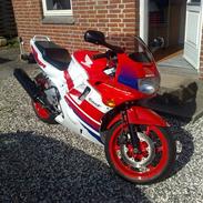 Honda cbr 600 f