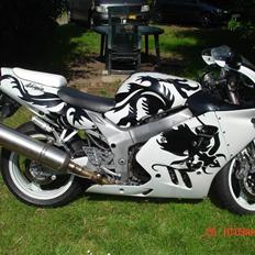 Kawasaki zx9
