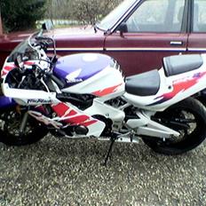 Honda cbr 400rr