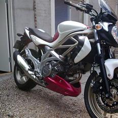 Suzuki Gladius sfv 650-solgt