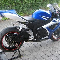 Suzuki Gsx-R 750 K7 "Hot bodies"