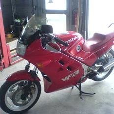 Honda vfr 750