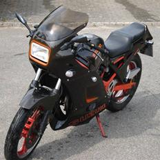 Suzuki GSX 400x "TILSALG"