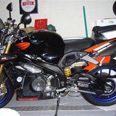 Aprilia Tuono 1000 R Factory