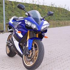 Yamaha yzf r1