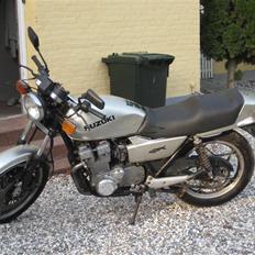 Suzuki gsx400f kantana soldt