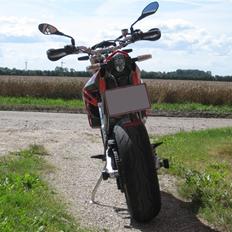 Aprilia SXV 550 (solgt)