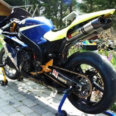 Yamaha R1