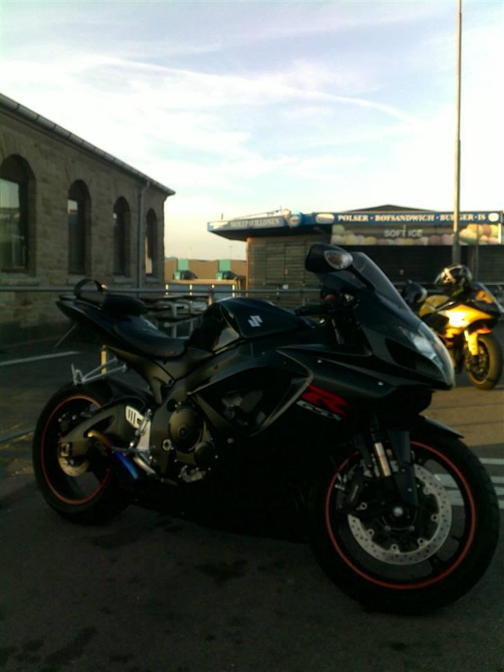 Suzuki GSX-R750 [SOLGT] - Lige et sidste billede fra Linjen - S. 2009 billede 1